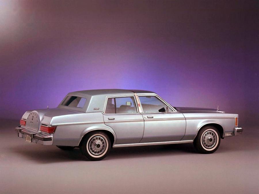  Lincoln Versailles 1979 года  (фото 2 из 3)